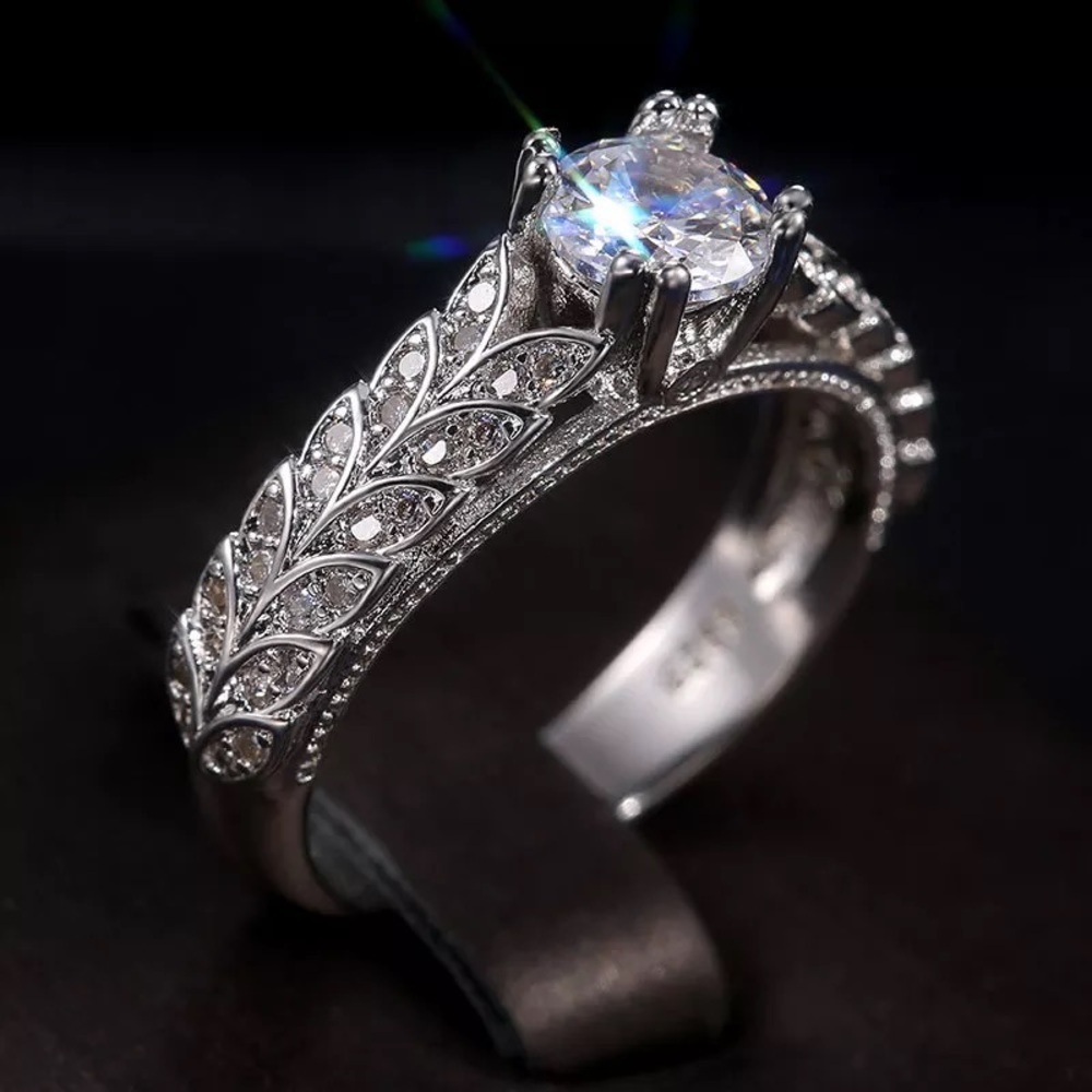 New Women’s 925 Silver Beautiful Feather Leaves Diamond Ring